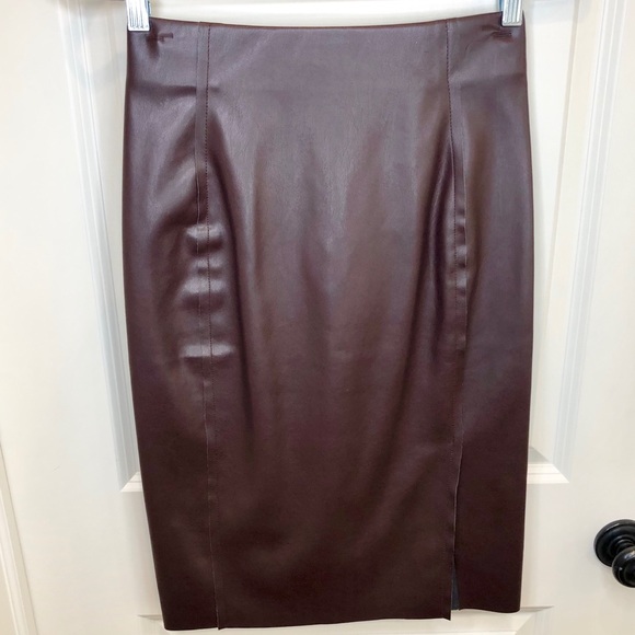 LOFT Dresses & Skirts - NWT! LOFT Faux Leather pencil skirt 💜